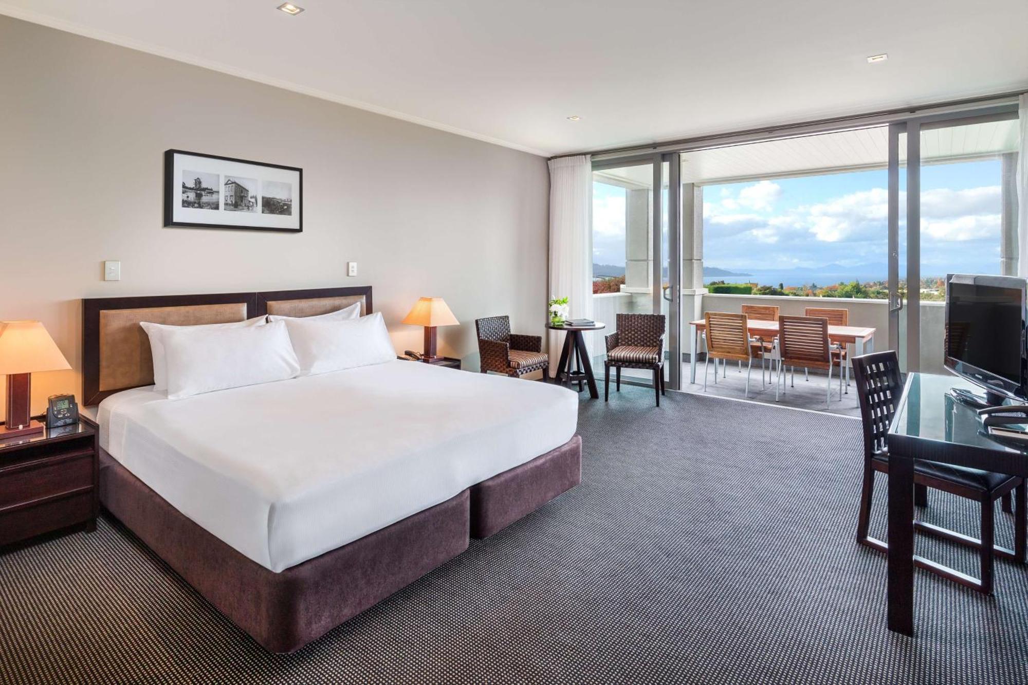Hilton Lake Taupo Exterior foto