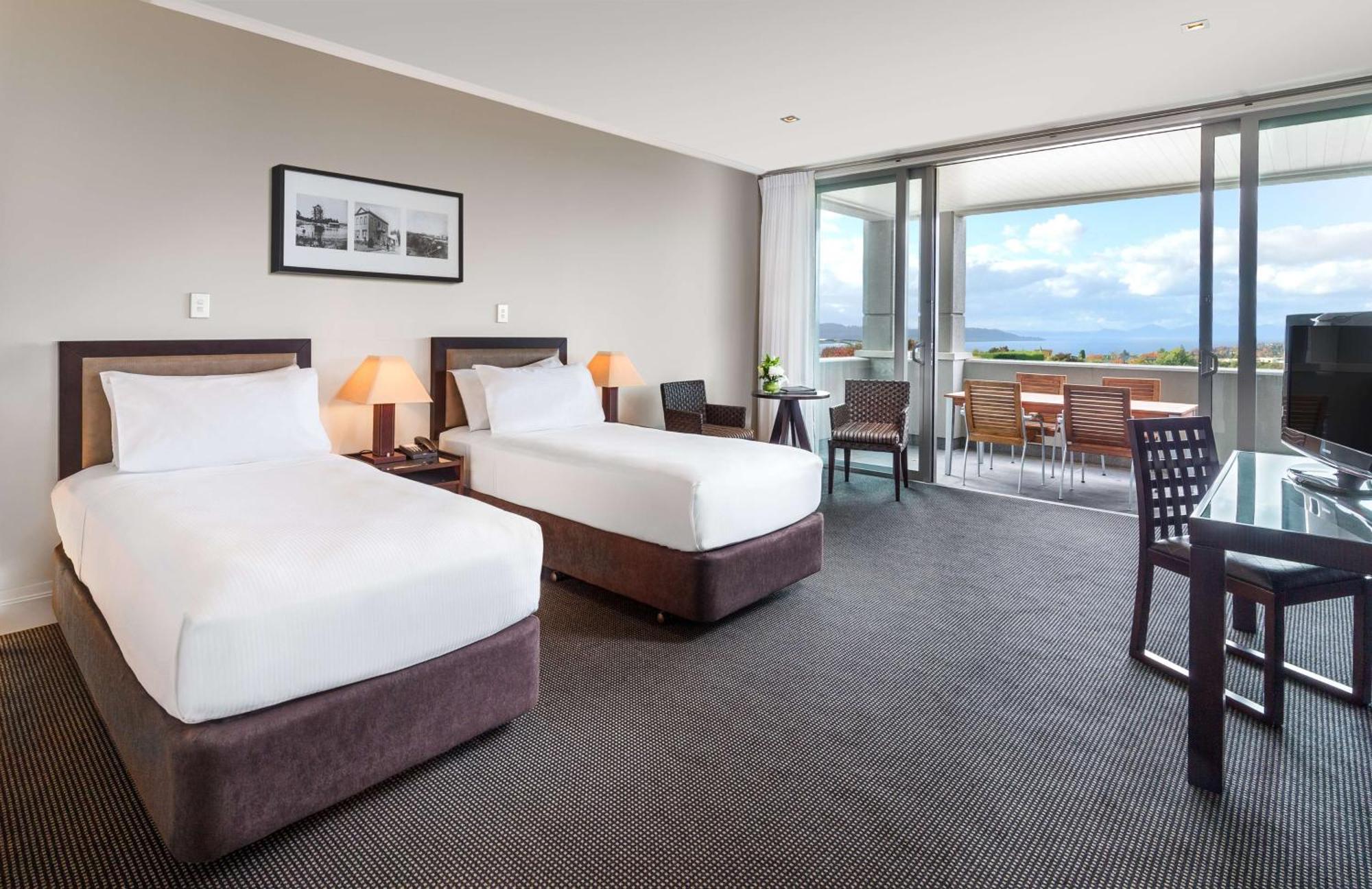 Hilton Lake Taupo Exterior foto